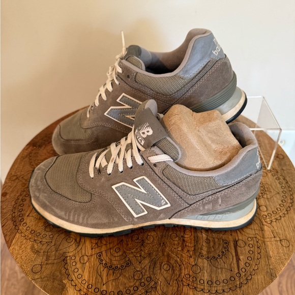 New Balance Men's 574 Gray Sneakers - Picture 2 of 6